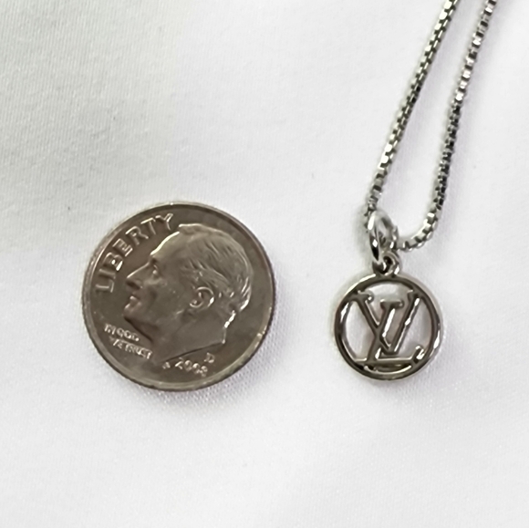 Authentic Louis Vuitton silver petite LV charm on chain - Picture 5 of 8